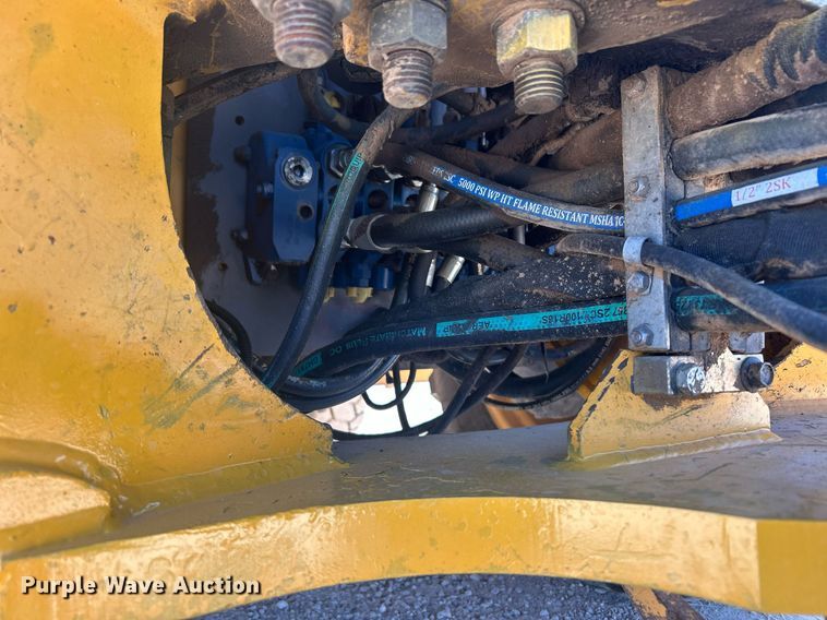 image for item DO2562 2008 Volvo BL60 backhoe