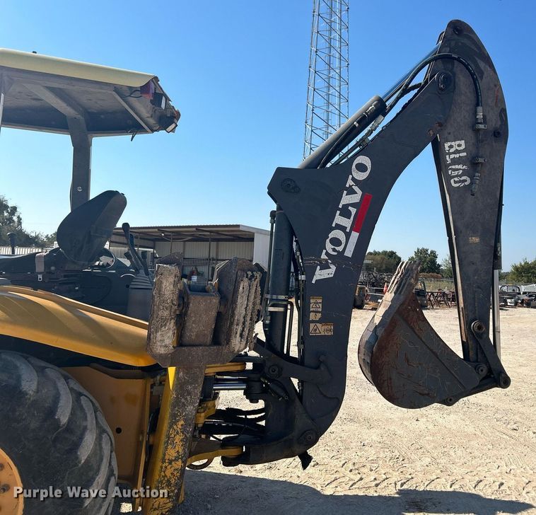 image for item DO2562 2008 Volvo BL60 backhoe