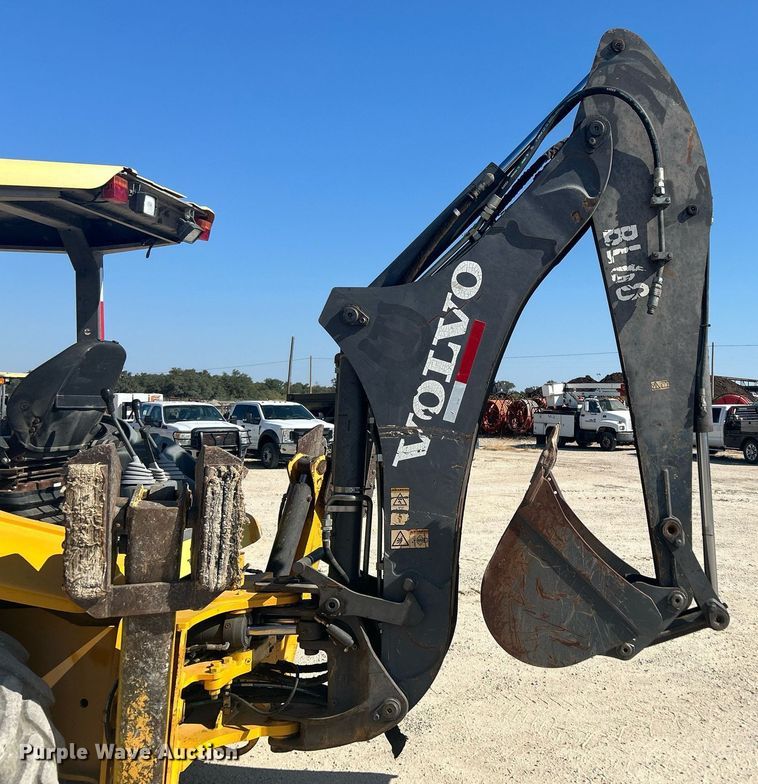 image for item DO2562 2008 Volvo BL60 backhoe