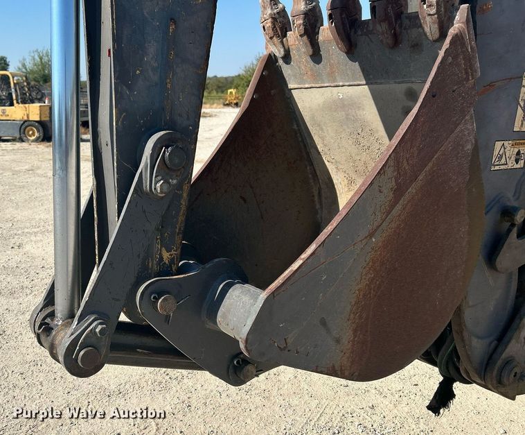 image for item DO2562 2008 Volvo BL60 backhoe