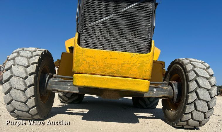 image for item DO2562 2008 Volvo BL60 backhoe