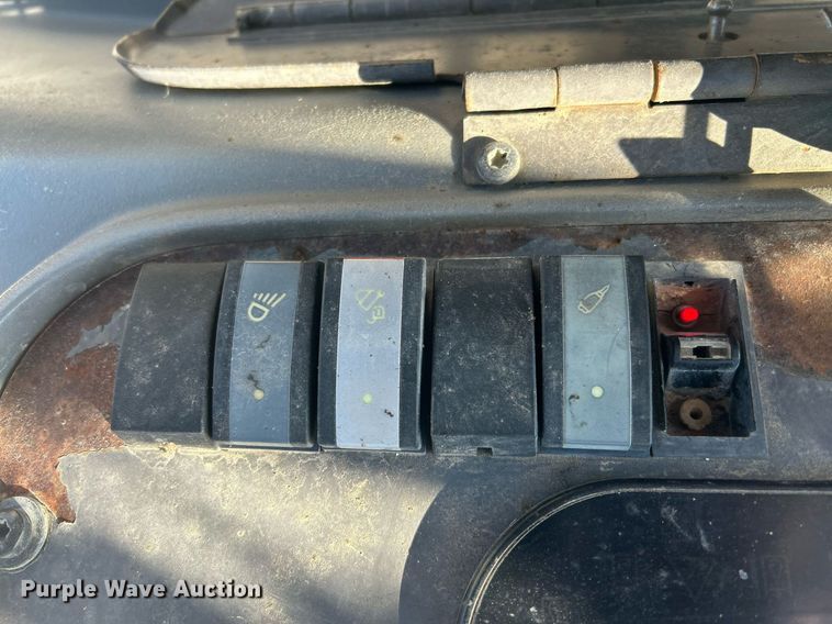 image for item DO2562 2008 Volvo BL60 backhoe