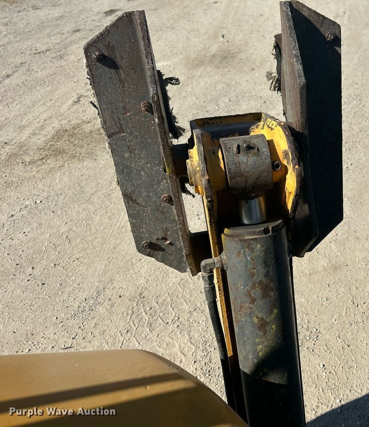 image for item DO2562 2008 Volvo BL60 backhoe