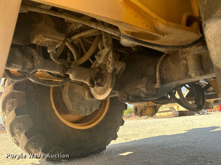 image for item DO2562 2008 Volvo BL60 backhoe