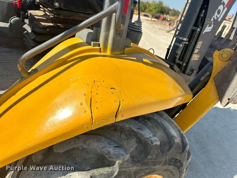 image for item DO2562 2008 Volvo BL60 backhoe