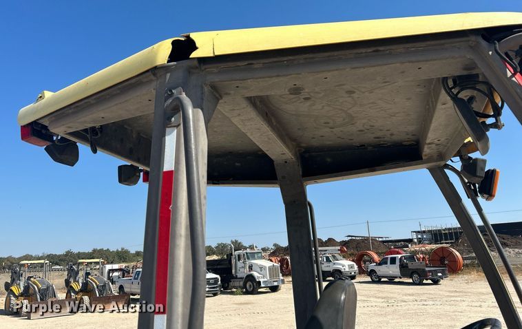 image for item DO2562 2008 Volvo BL60 backhoe