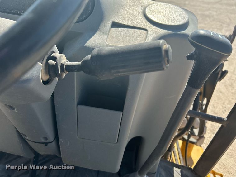 image for item DO2562 2008 Volvo BL60 backhoe