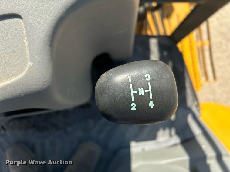 image for item DO2562 2008 Volvo BL60 backhoe