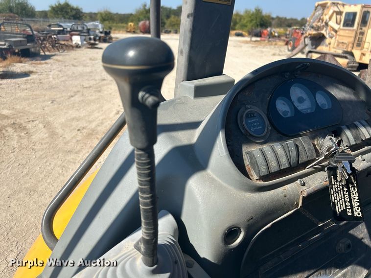 image for item DO2562 2008 Volvo BL60 backhoe