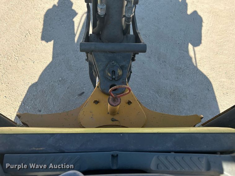 image for item DO2562 2008 Volvo BL60 backhoe