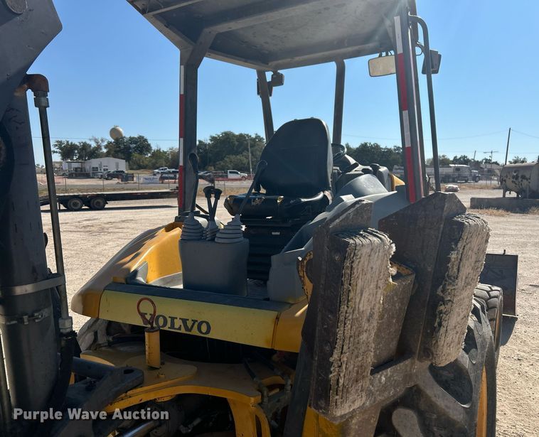 image for item DO2562 2008 Volvo BL60 backhoe