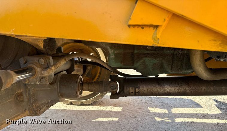 image for item DO2563 2008 Volvo BL60 backhoe