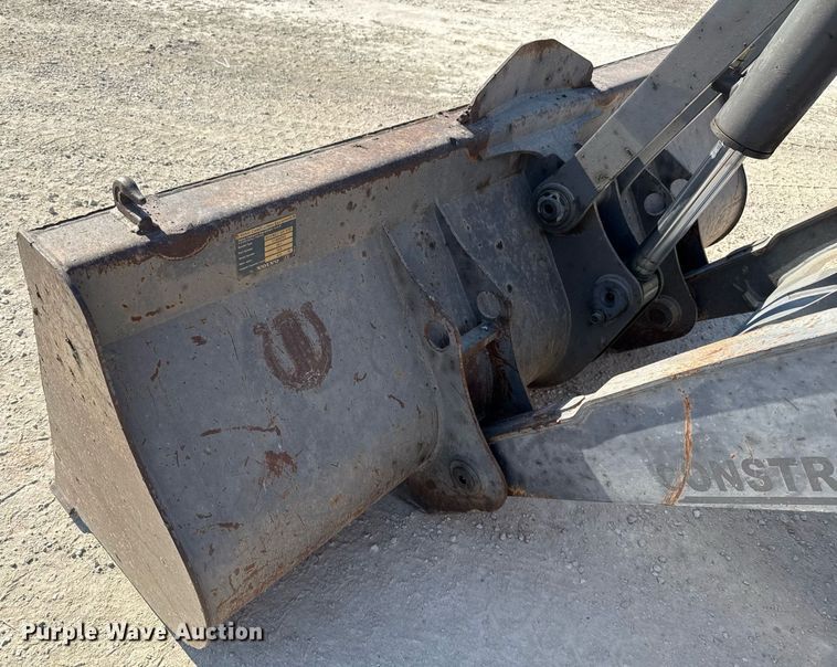 image for item DO2563 2008 Volvo BL60 backhoe