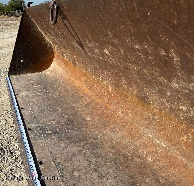 image for item DO2563 2008 Volvo BL60 backhoe