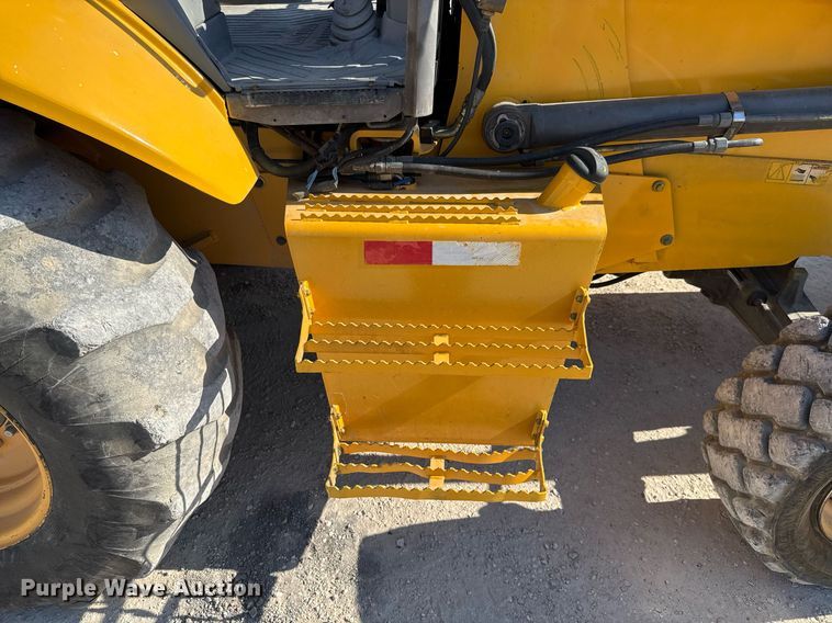 image for item DO2563 2008 Volvo BL60 backhoe