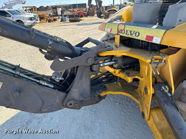 image for item DO2563 2008 Volvo BL60 backhoe