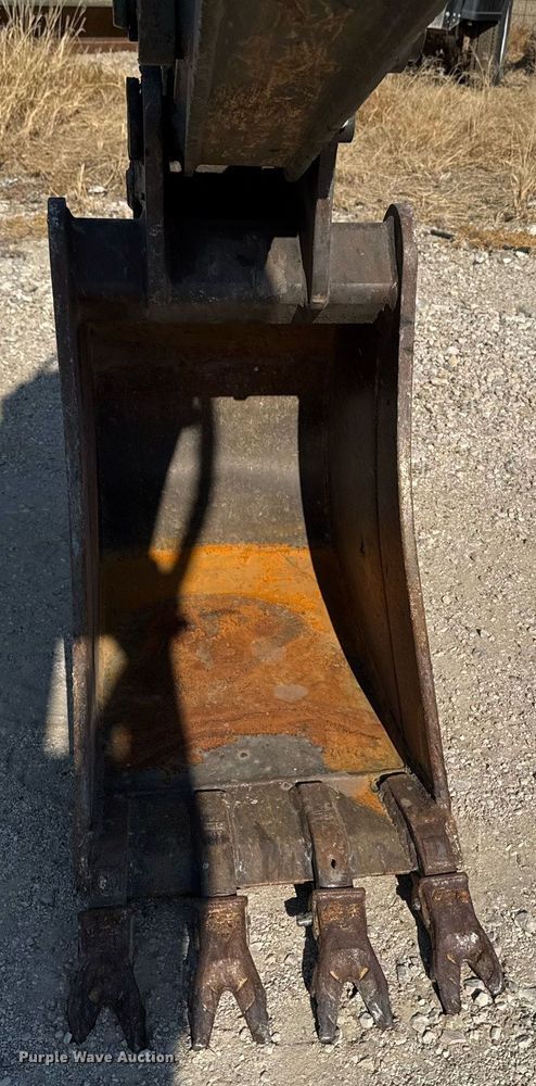 image for item DO2563 2008 Volvo BL60 backhoe