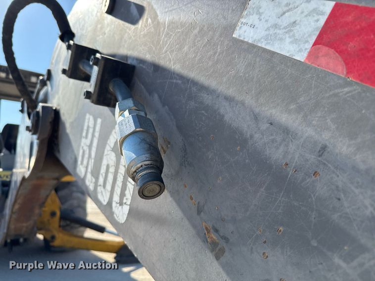 image for item DO2563 2008 Volvo BL60 backhoe