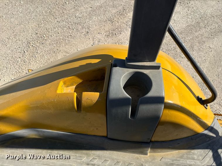 image for item DO2563 2008 Volvo BL60 backhoe