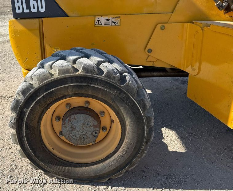 image for item DO2563 2008 Volvo BL60 backhoe