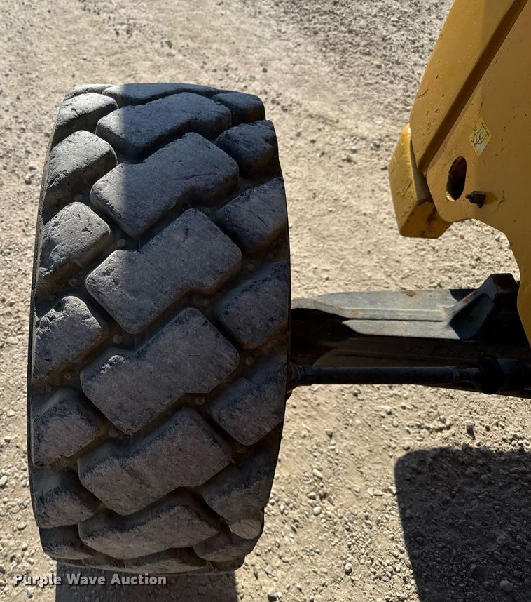 image for item DO2563 2008 Volvo BL60 backhoe