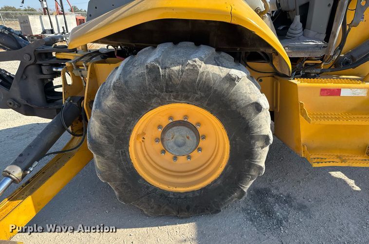 image for item DO2563 2008 Volvo BL60 backhoe