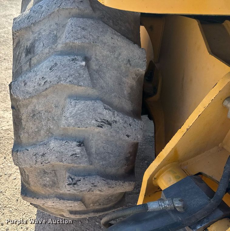 image for item DO2563 2008 Volvo BL60 backhoe