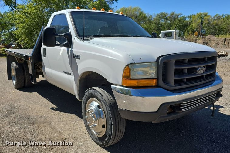 image for item DO5507 2000 Ford F450 Super Duty flatbed truck