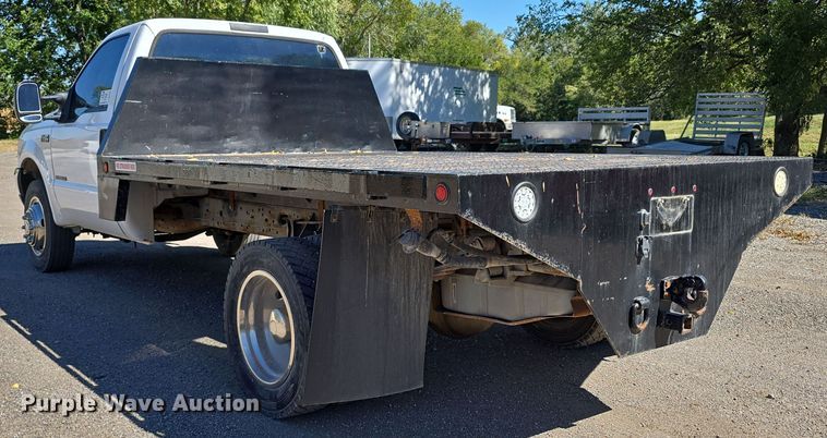image for item DO5507 2000 Ford F450 Super Duty flatbed truck