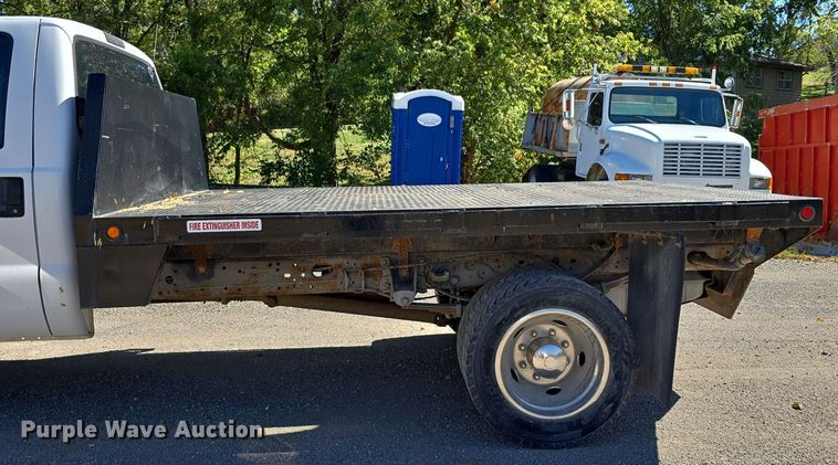 image for item DO5507 2000 Ford F450 Super Duty flatbed truck