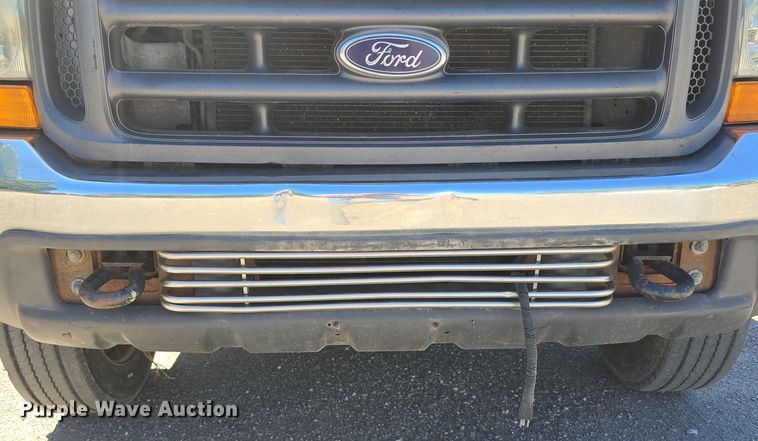 image for item DO5507 2000 Ford F450 Super Duty flatbed truck