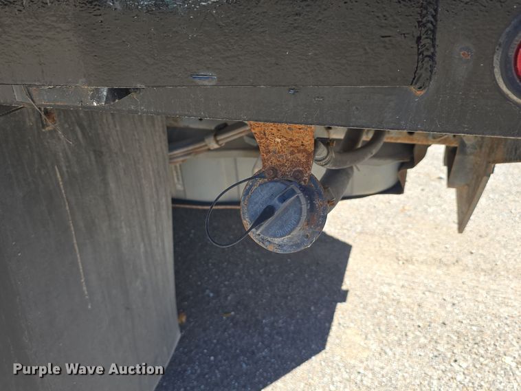 image for item DO5507 2000 Ford F450 Super Duty flatbed truck