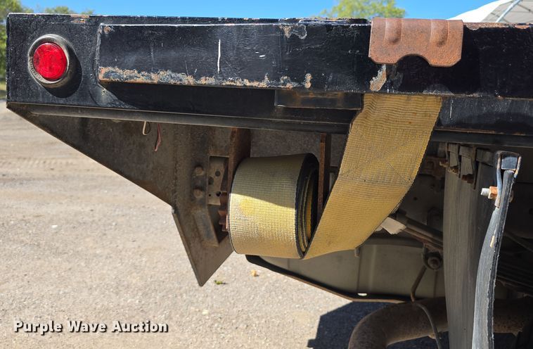 image for item DO5507 2000 Ford F450 Super Duty flatbed truck