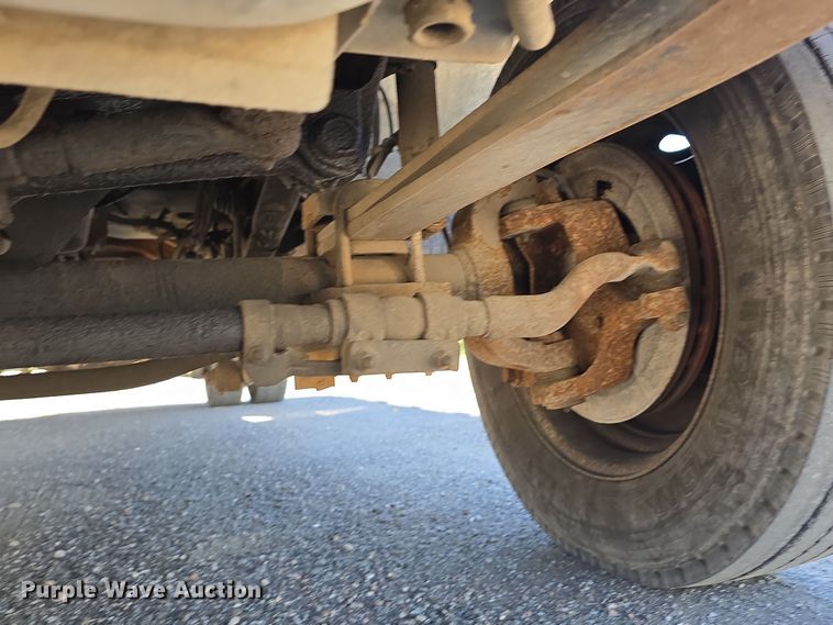 image for item DO5507 2000 Ford F450 Super Duty flatbed truck