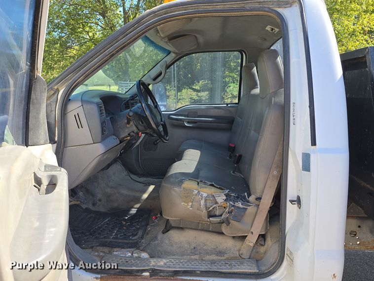 image for item DO5507 2000 Ford F450 Super Duty flatbed truck