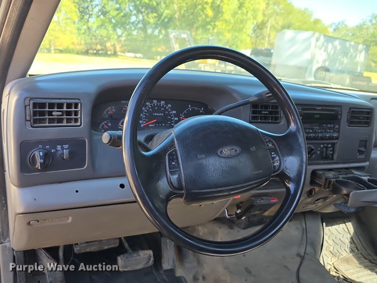 image for item DO5507 2000 Ford F450 Super Duty flatbed truck