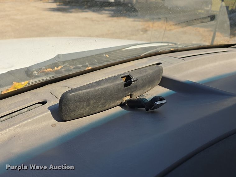 image for item DO5507 2000 Ford F450 Super Duty flatbed truck