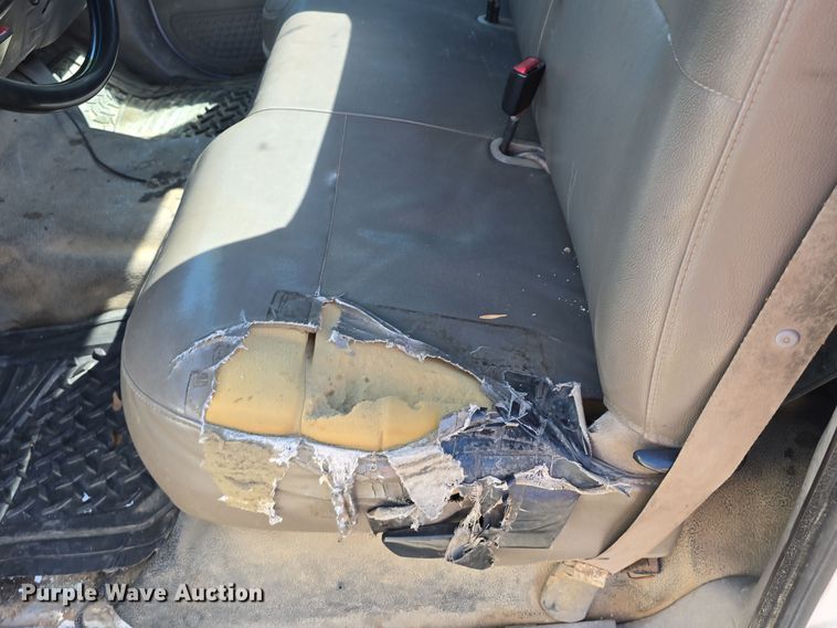 image for item DO5507 2000 Ford F450 Super Duty flatbed truck