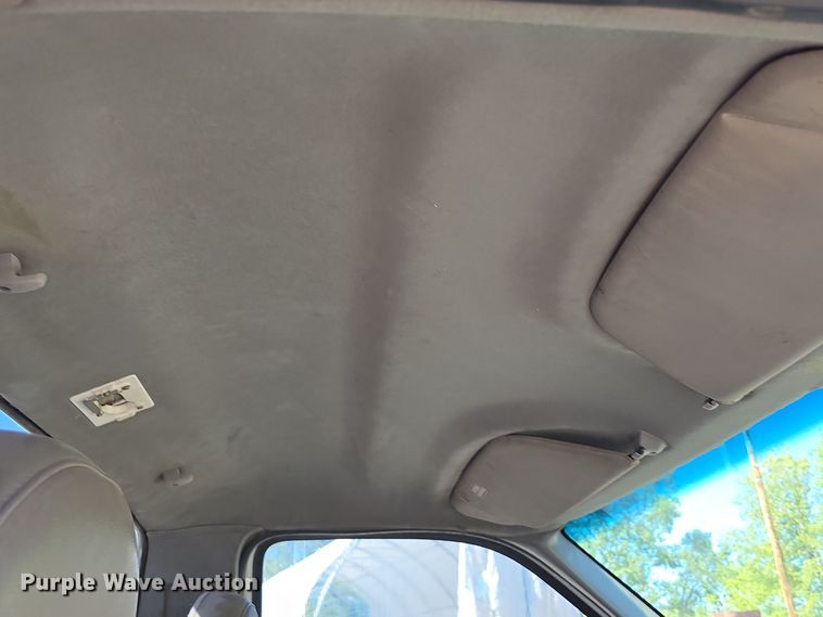 image for item DO5507 2000 Ford F450 Super Duty flatbed truck