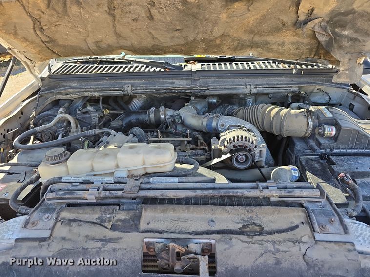 image for item DO5507 2000 Ford F450 Super Duty flatbed truck