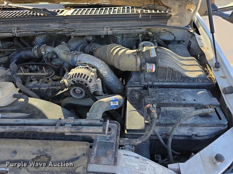 image for item DO5507 2000 Ford F450 Super Duty flatbed truck