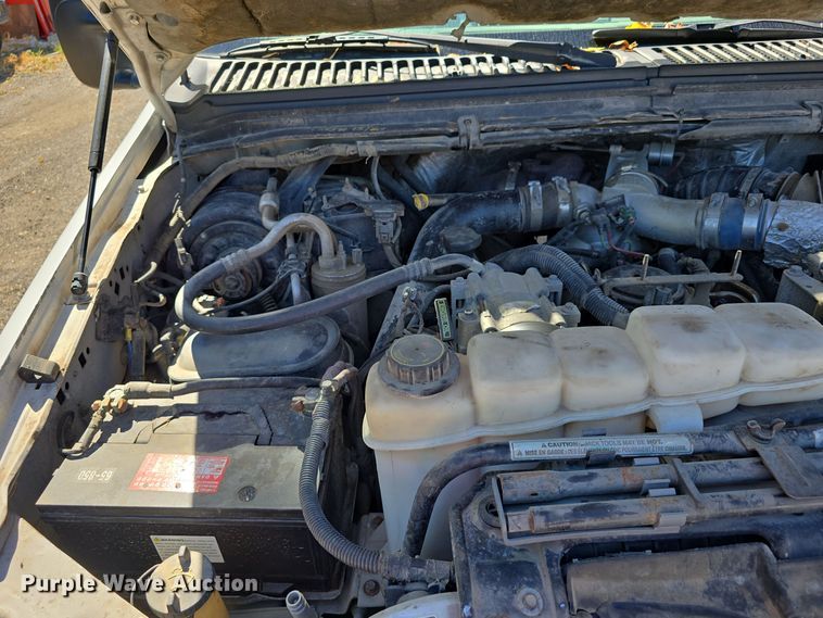 image for item DO5507 2000 Ford F450 Super Duty flatbed truck