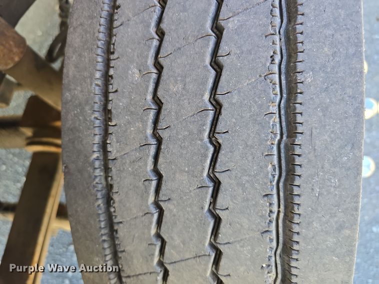 image for item DO5507 2000 Ford F450 Super Duty flatbed truck