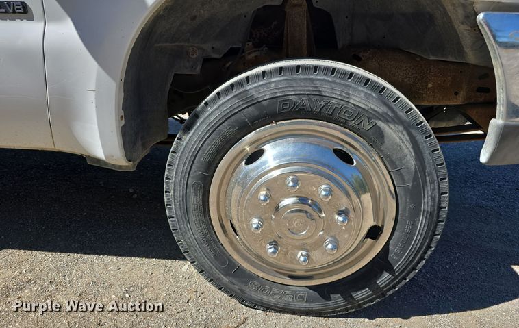 image for item DO5507 2000 Ford F450 Super Duty flatbed truck