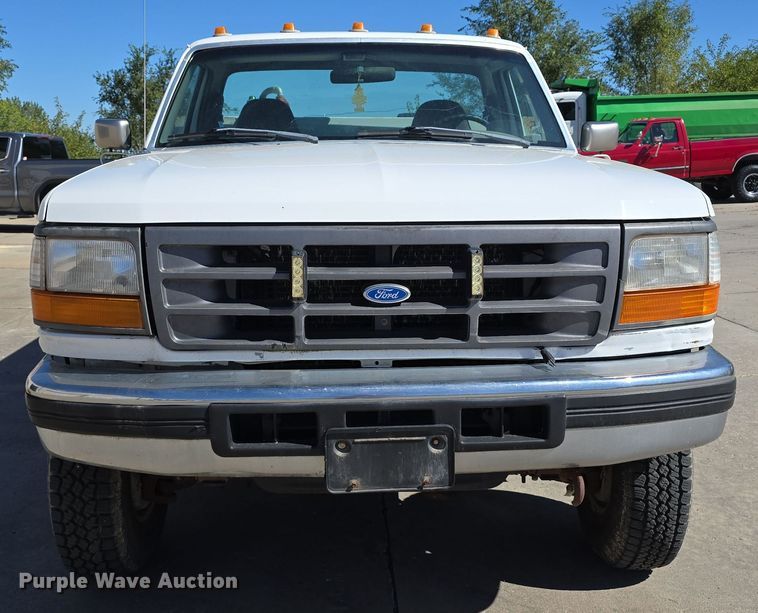image for item DO5509 1997 Ford LGT Convtnl F350  utility bed pickup truck