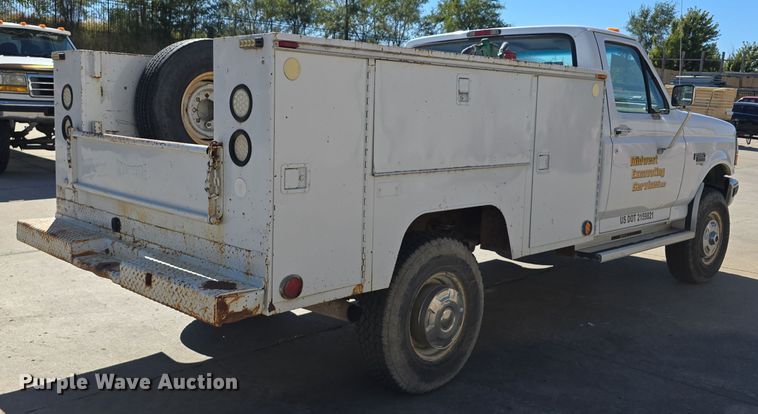 image for item DO5509 1997 Ford LGT Convtnl F350  utility bed pickup truck