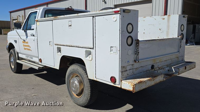 image for item DO5509 1997 Ford LGT Convtnl F350  utility bed pickup truck