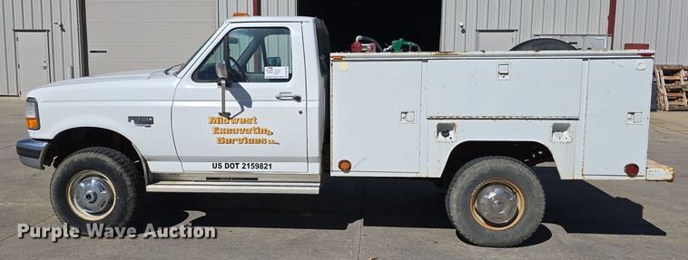 image for item DO5509 1997 Ford LGT Convtnl F350  utility bed pickup truck