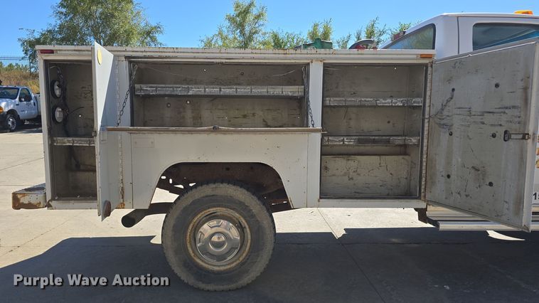 image for item DO5509 1997 Ford LGT Convtnl F350  utility bed pickup truck