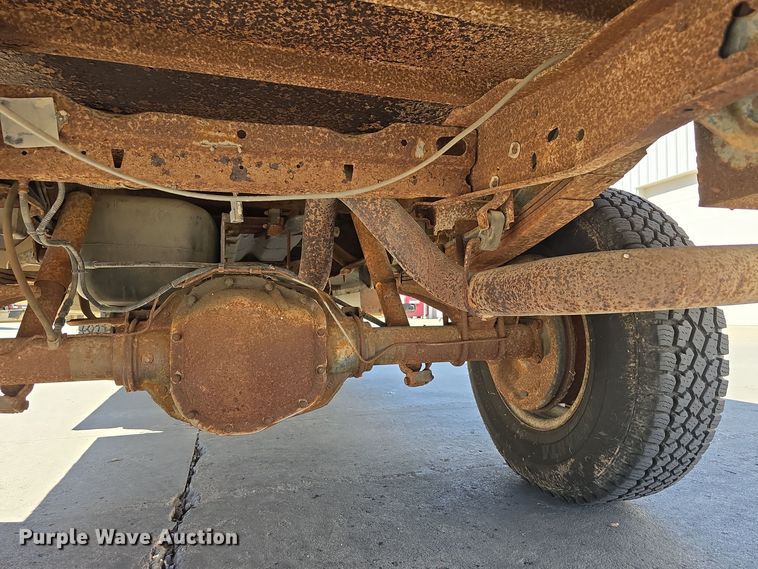 image for item DO5509 1997 Ford LGT Convtnl F350  utility bed pickup truck